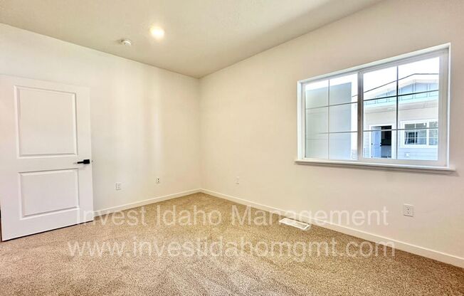 1 bed, 1 bath, 712 sqft, $1,275