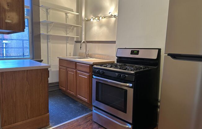 1 bed, 1 bath, 750 sqft, $1,100, Unit # 3