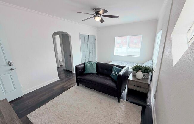 Studio, 1 bath, 325 sqft, $625, Unit 332-05