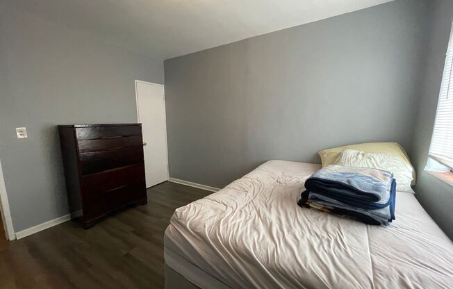 1 bed, 1 bath, $995, Unit 215
