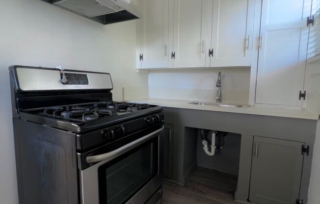 1 bed, 1 bath, 418 sqft, $1,650, Unit 01