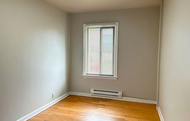 1 bed, 1 bath, 695 sqft, $1,525, Unit Windsor - 17