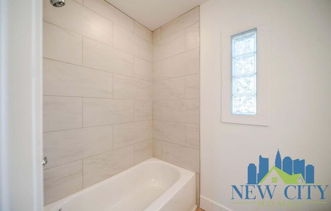 2 beds, 1 bath, $1,299, Unit 189 N Central Ave