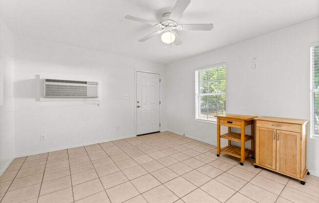 Studio, 1 bath, 480 sqft, $1,600, Unit Sunrise Circle B