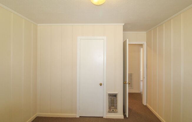 3 beds, 1 bath, $1,250