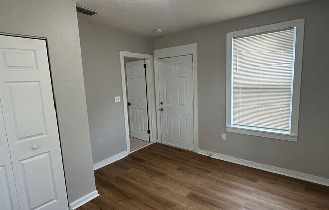 3 beds, 1 bath, $1,300