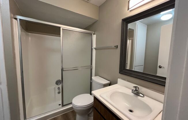 1 bed, 2 baths, 900 sqft, $2,300, Unit 107
