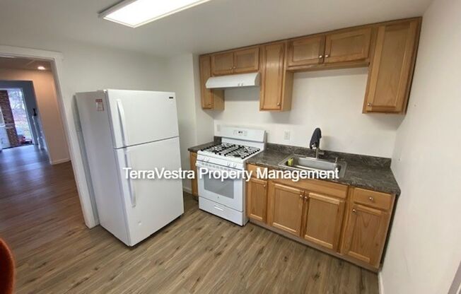 11-9 E Hodges Ave