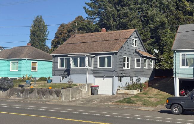 627 W Marine Dr, Astoria, OR 97103