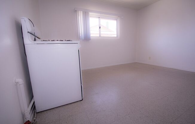 308 N Azusa Avenue, Azusa CA Outstanding Fourplex 2 Bd/1Bth For Rent