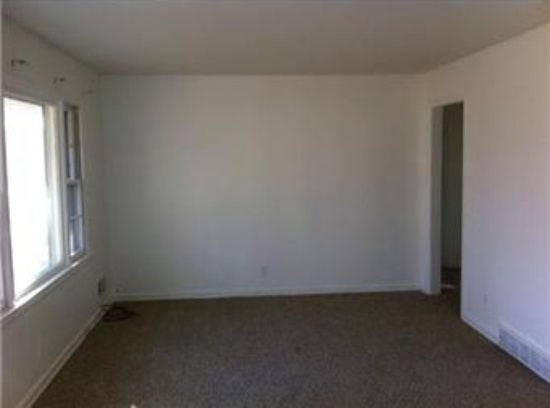 3 beds, 1 bath, $1,295