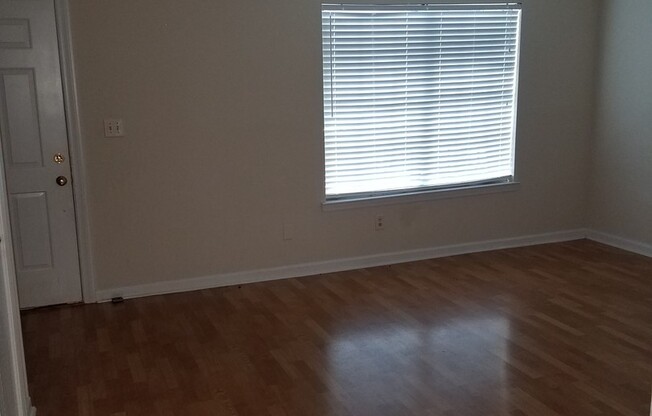 Great Location for Townhome in Marietta 30064