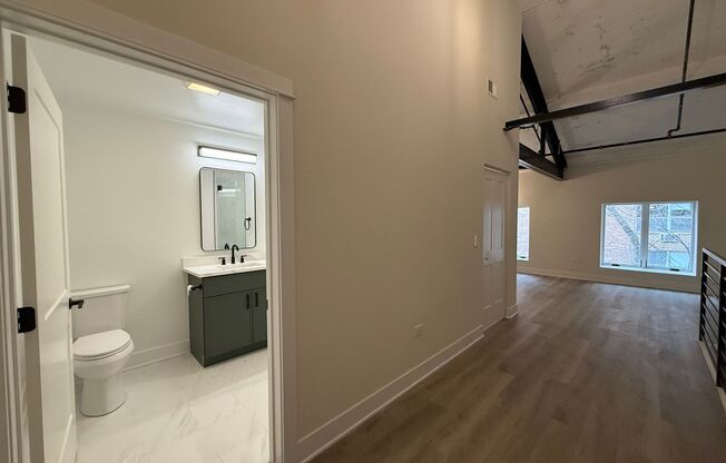 1 bed, 1.5 baths, 689 sqft, $3,395, Unit 206