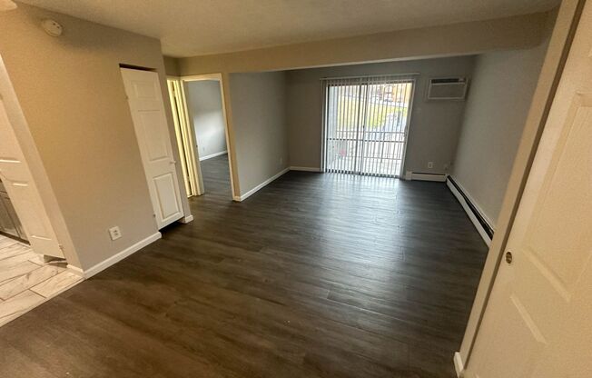 1 bed, 1 bath, 560 sqft, $815, Unit 720-18