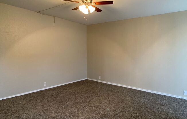 3 beds, 1 bath, $1,000