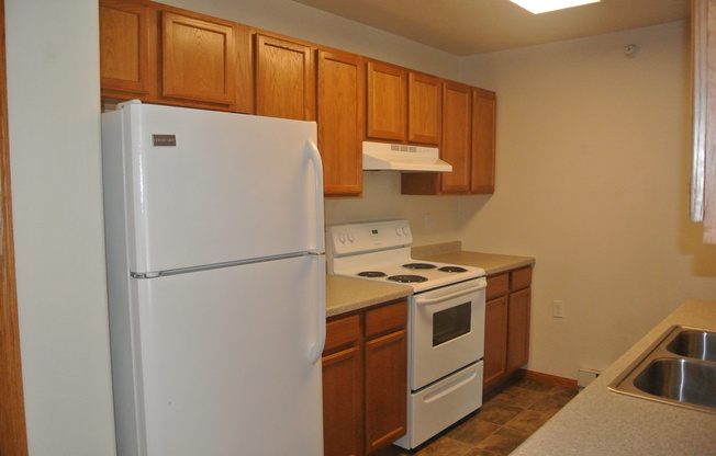 2 beds, 1 bath, $895, Unit #101