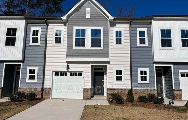 3303 OAK PASS DR