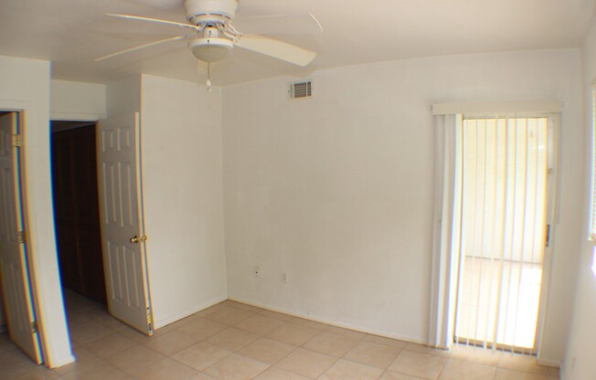 2 beds, 2 baths, 860 sqft, $1,300, Unit 4009 SE 11th Ave #107