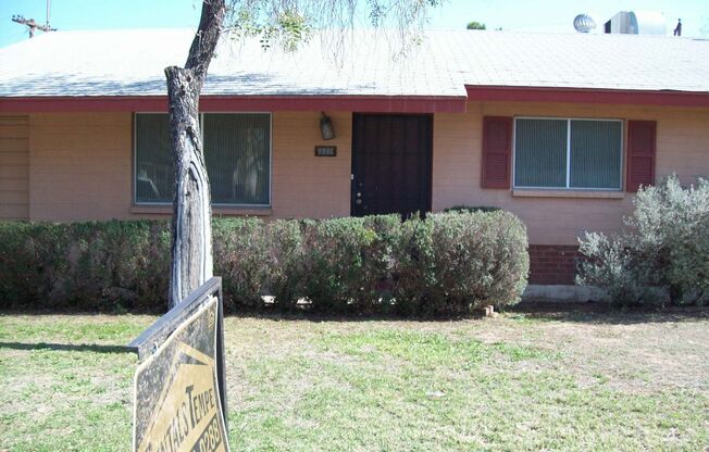 Spacious 3-Bedroom Home in Tempe
