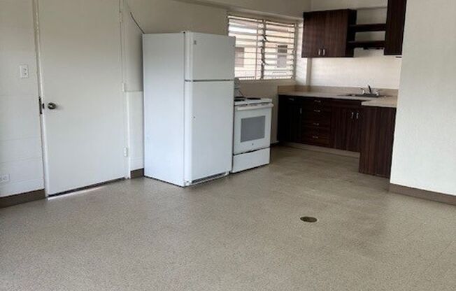 2 beds, 1 bath, 700 sqft, $2,305, Unit 3408 Waialae Avenue- Unit 1