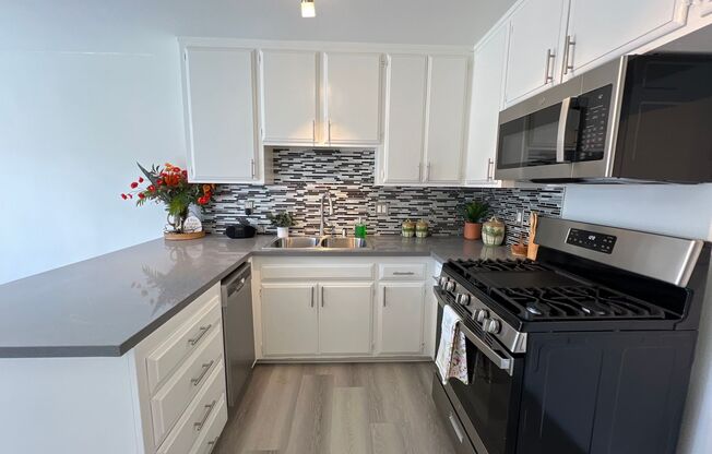 1 bed, 1 bath, 900 sqft, $2,172, Unit 381-18