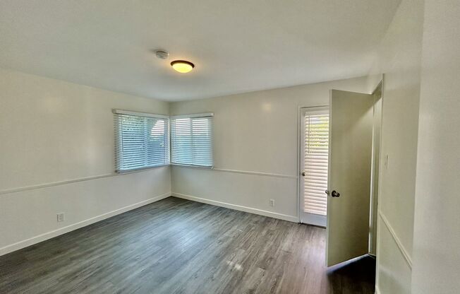 3 beds, 2 baths, $3,995, Unit 3714 1/2 Corinth Ave.