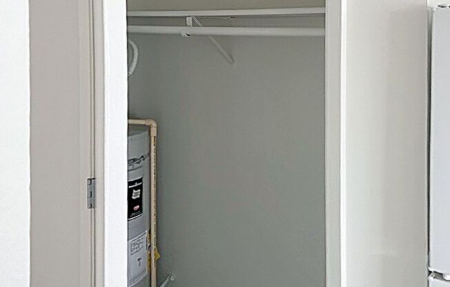 1 bed, 1 bath, 680 sqft, $1,330, Unit 56
