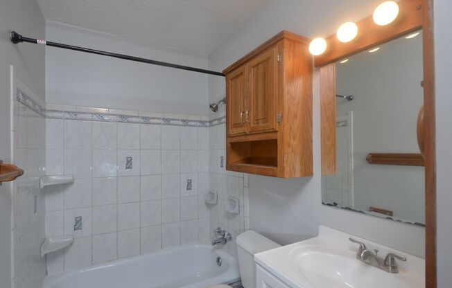 Beautiful 3 Bed 1 Bath Home With Fence and Garage