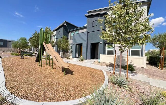 Beautiful Townhome In Henderson