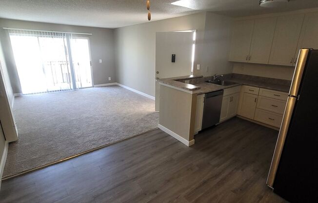 2 beds, 1.5 baths, 840 sqft, $2,295, Unit 650 - 79