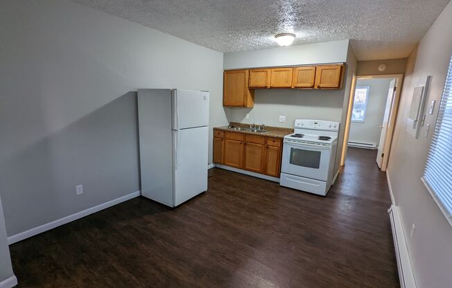 1 bed, 1 bath, 700 sqft, $799, Unit 21 B