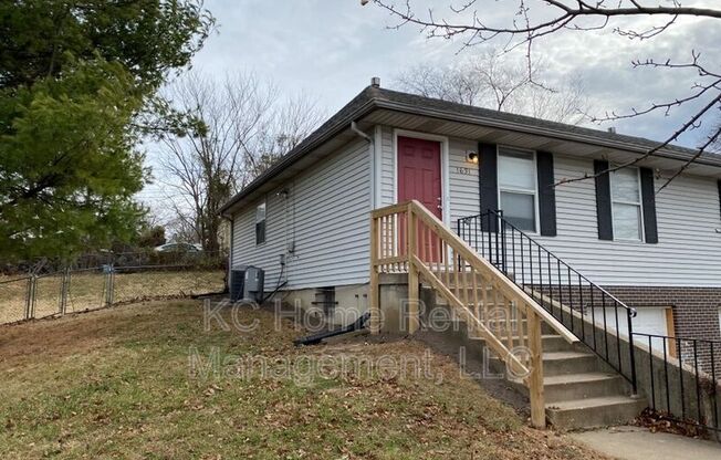 1631 JACKSON AVE