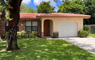 1376 NW 93 TER