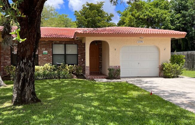 1376 NW 93 TER