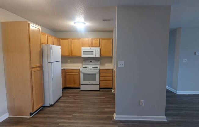 2 beds, 2 baths, 1,070 sqft, $1,175, Unit 3J