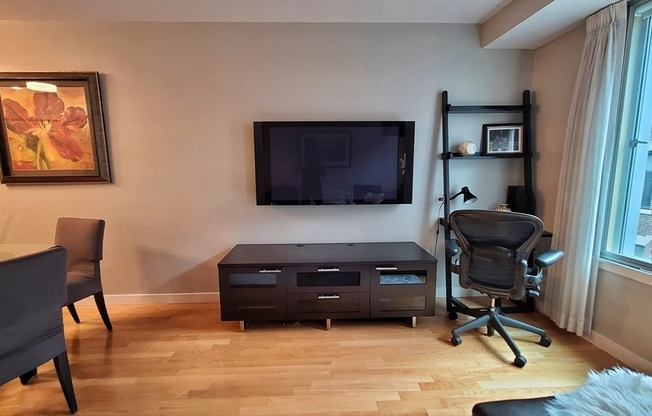 1 bed, 1 bath, 836 sqft, $3,600, Unit 903