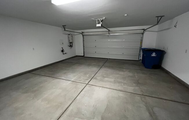 4 beds, 2.5 baths, $1,995, Unit 1