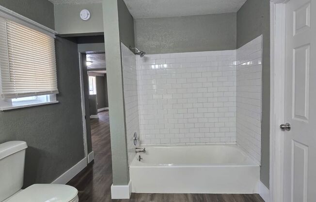 Updated 3/1 College Hill Home- Move In Ready!