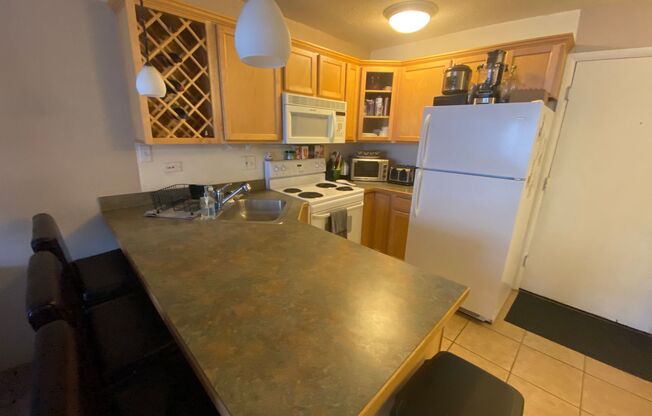 2 beds, 2 baths, $2,100, Unit # 7E