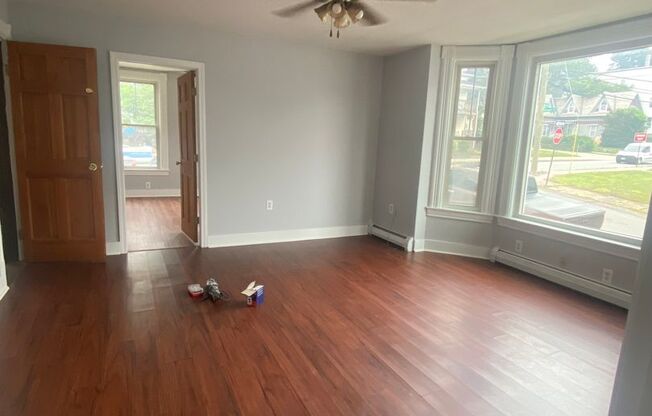 463 Lake Ave