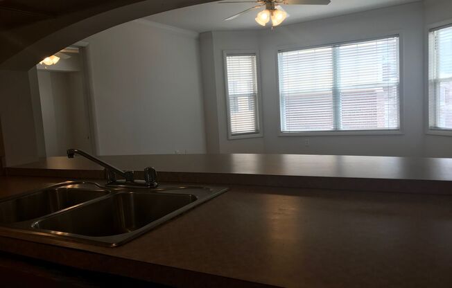 1 bed, 1 bath, 600 sqft, $1,358, Unit 4-0311