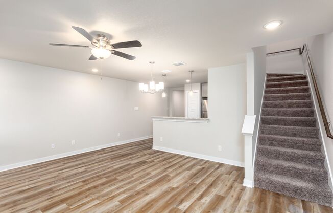 3 beds, 2.5 baths, $1,395, Unit 271 Stefan Estate