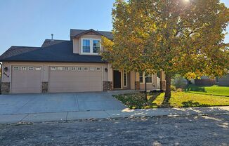 SPACIOUS HOME IN MERIDIAN! FLEXIBLE LEASE OPTIONS!