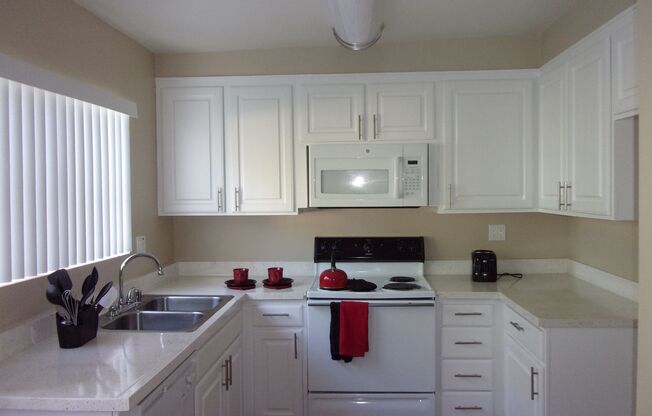 2 beds, 2 baths, 900 sqft, $2,537, Unit Unit 03H