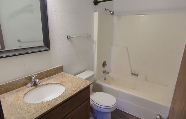 2 beds, 1 bath, 815 sqft, $925, Unit 1034-041