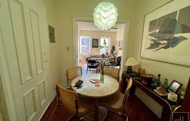 6 BREVOORT PL