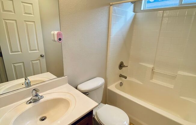 3 beds, 3 baths, $2,050