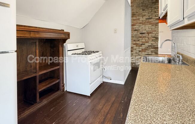 201 LAFAYETTE AVE NE