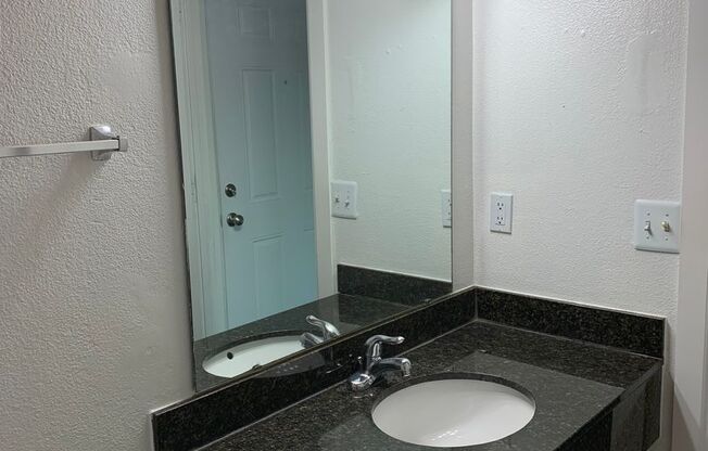 Studio, 1 bath, 480 sqft, $895, Unit 145 - 313