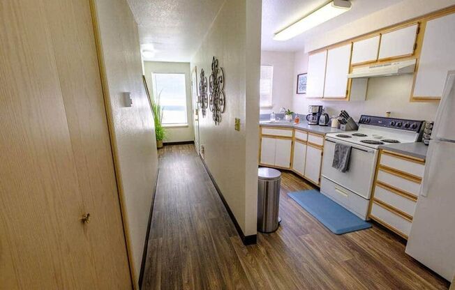 2 beds, 1.5 baths, 900 sqft, $1,585, Unit 3773